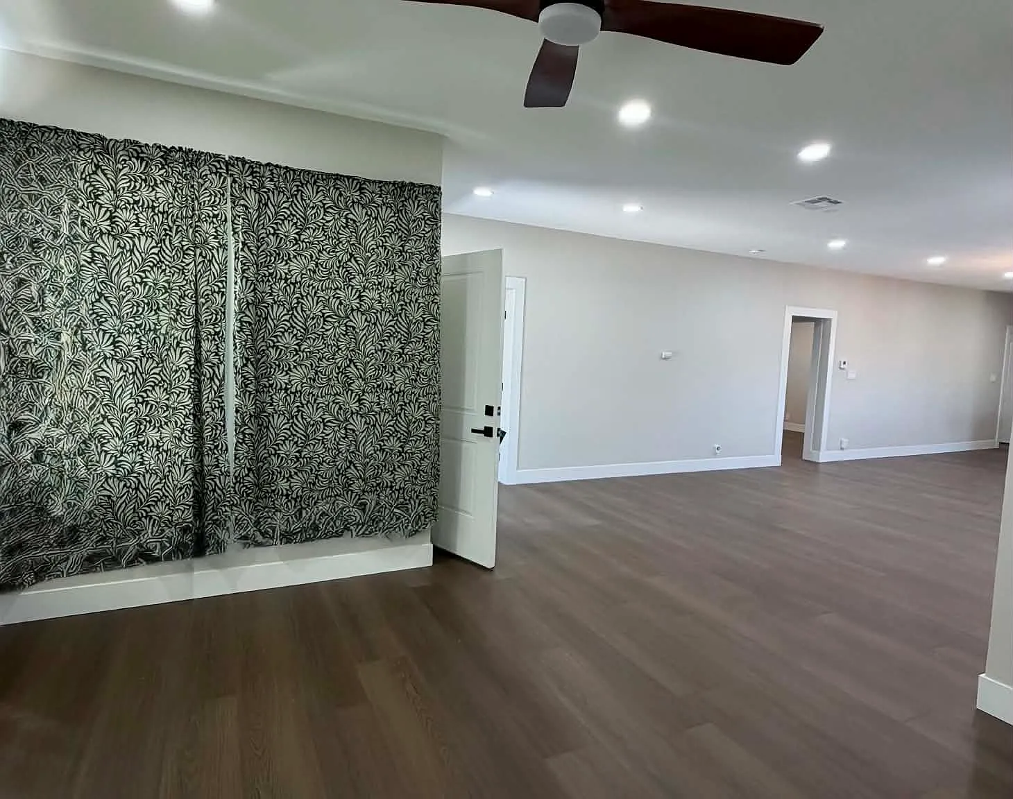 3 bed, 1370 sqft, $2,400 — Photo 4