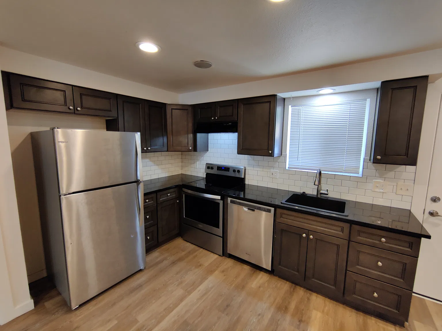 3 bed, 1050 sqft, $1,750 — Photo 3