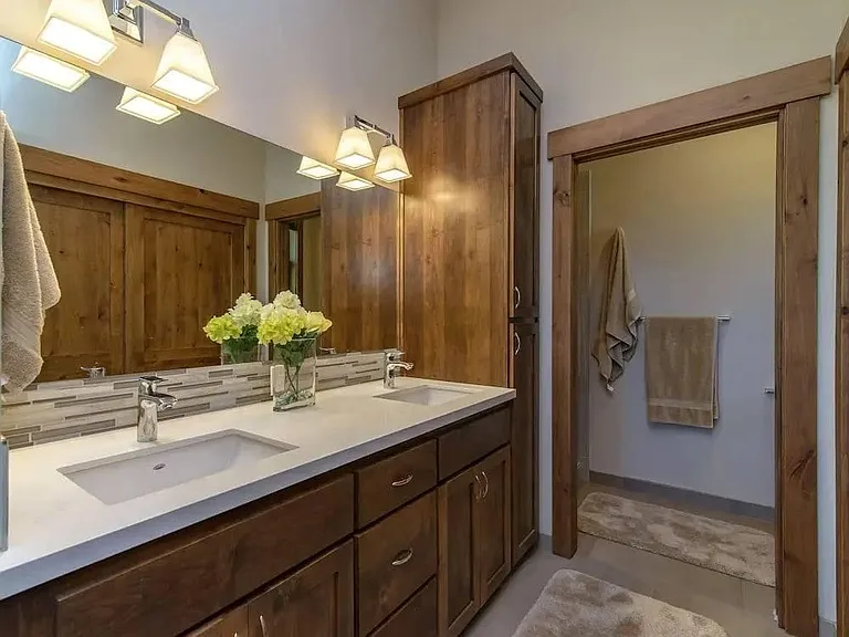 13779 Northwoods Blvd — Photo 7
