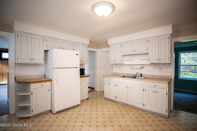 3rd image of 16 Major Dickinson Avenue