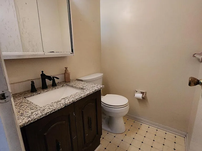 109 Chaucer Rd #B — Photo 13