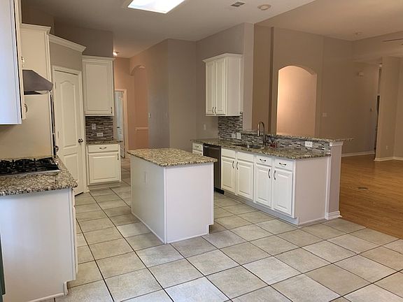 5th image of 1434 Yosemite Dr