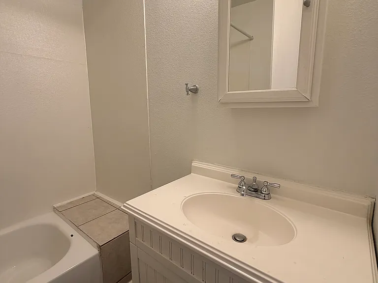 1612 N Marion Ave — Photo 12
