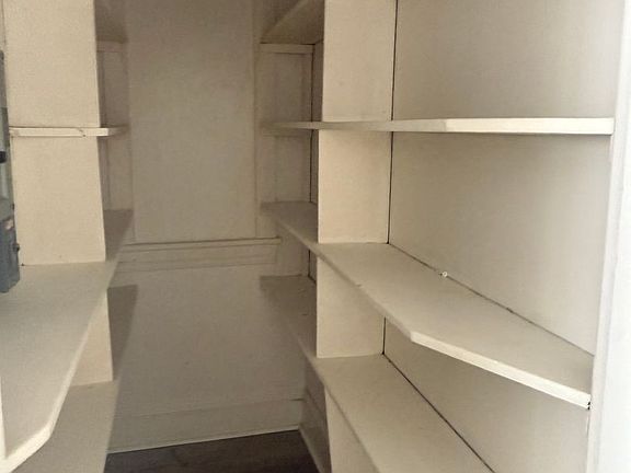 3rd image of 41 E Franklin St APT 1B