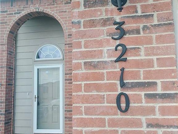 2nd image of 3210 Blackburn Dr