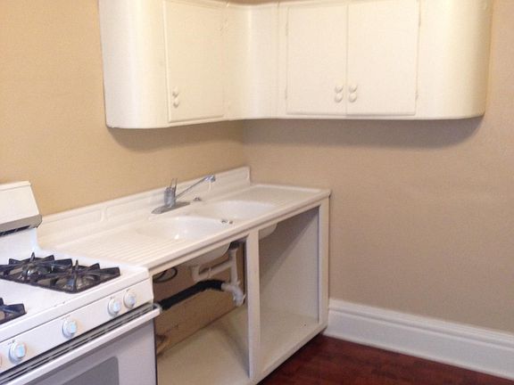 3rd image of 307 1/2 W 2nd Ave APT 22