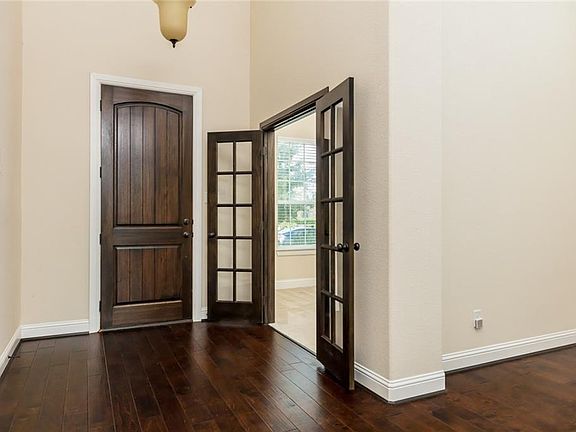 3rd image of 15028 17 Lakes Blvd