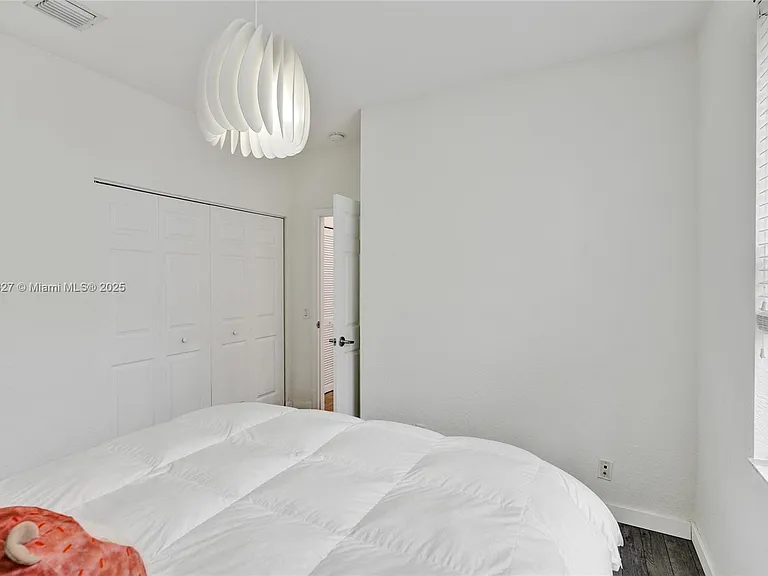 1725 Winterberry Ln — Photo 28