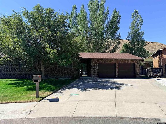 2nd image of 520 Hutton Cir