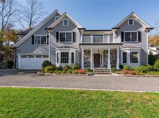 41 Paddington Rd, Scarsdale, NY 10583