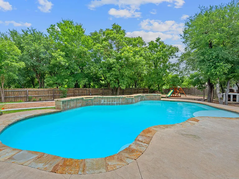 222 Primrose Dr — Photo 31