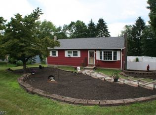 31 Bettino Dr, Ogdensburg, NJ 07439