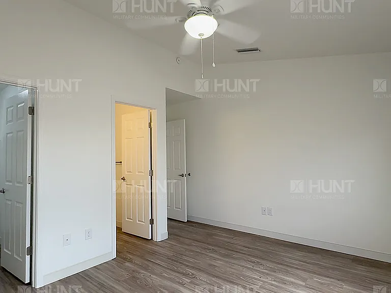 905A Thorn Ct SE — Photo 12