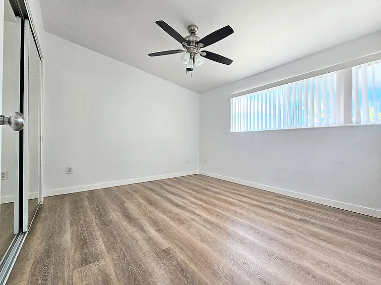 4960 Coronado Ave #6 — Photo 13