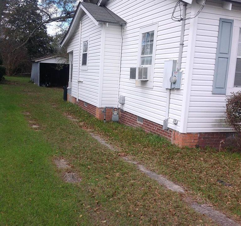 2nd image of 611 Annie St