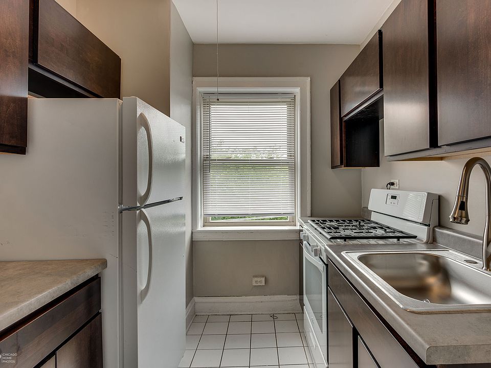 1BR - Kitchen