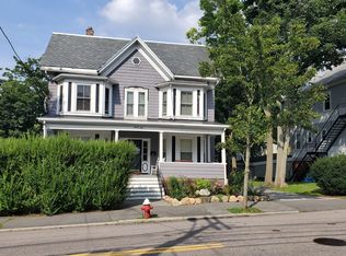 93 Burrill St #B, Swampscott, MA 01907