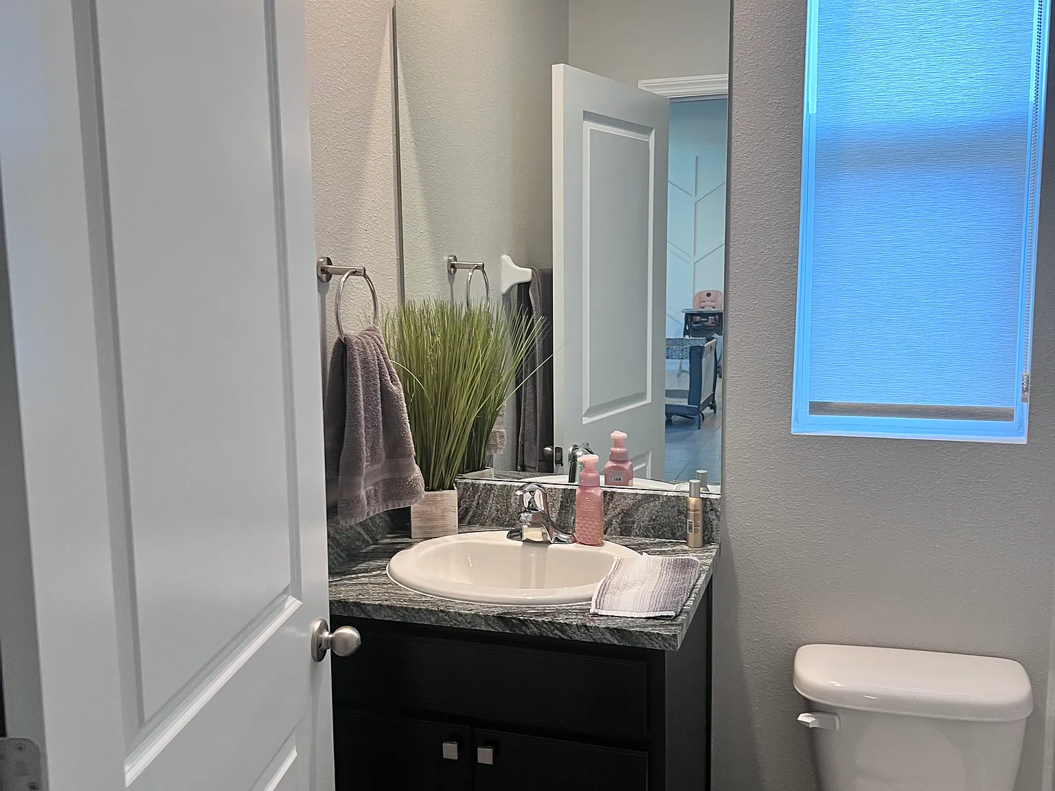5 bed, 2964 sqft, $3,300 — Photo 2