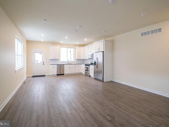 3rd image of 2063 Dickinson St Unit A