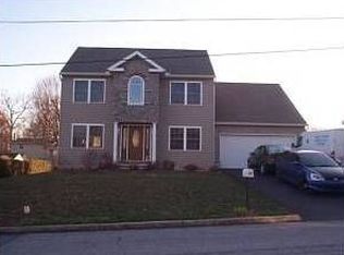 27 Frederick Ave, Denver, PA 17517