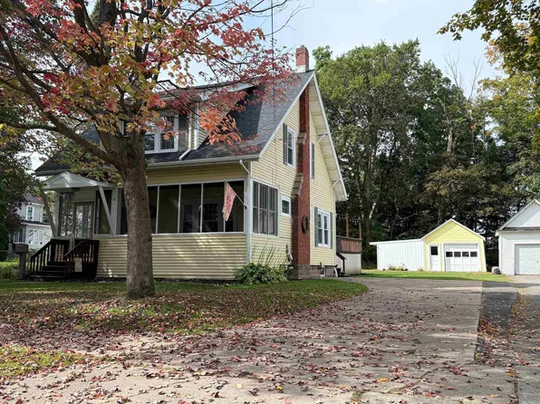 16 Cherry St, Massena, NY 13662