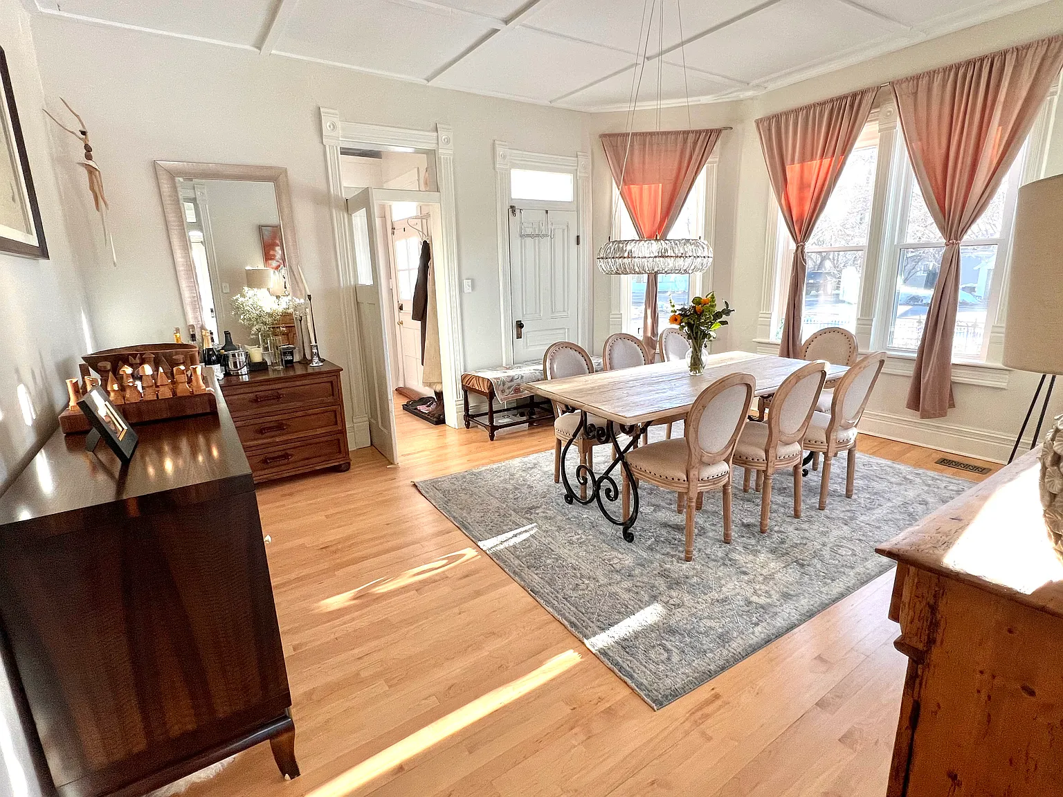 4 bed, 2800 sqft, $4,500 — Photo 4