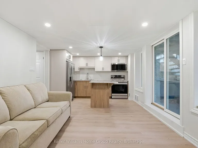 33 Milson Cres #LOWER — Photo 5
