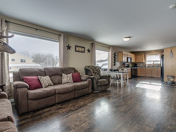 5th image of 326 Julie Dr