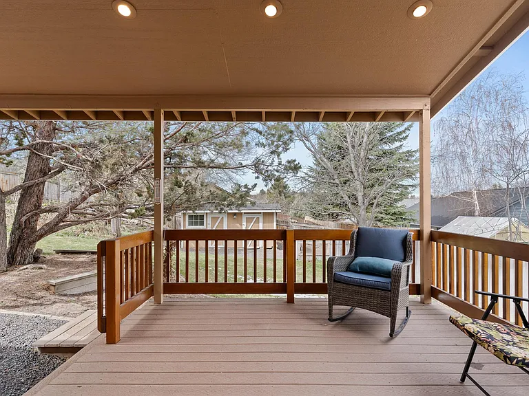 2351 NE Shadow Brook Pl — Photo 29