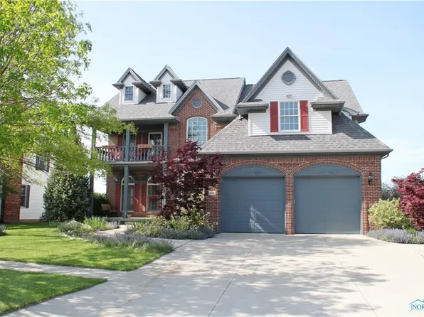 829 N Christopher St, Bowling Green, OH 43402