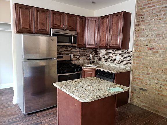 2nd image of 4024 N Ashland Ave APT A1