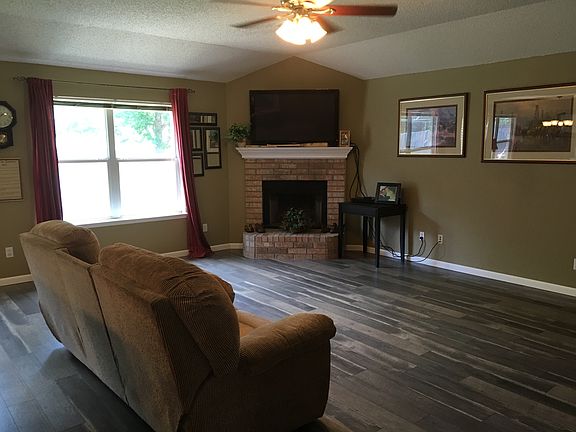 4th image of 202 Carlsbad Dr