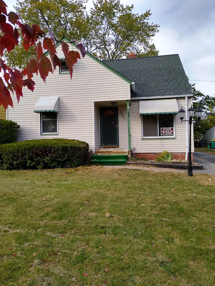 21217 Gardenview Dr photo 1