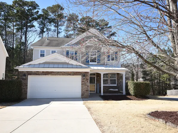 221 Georgetowne Dr, Clayton, NC 27520