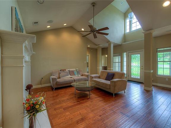 5th image of 2130 Saratoga Dr
