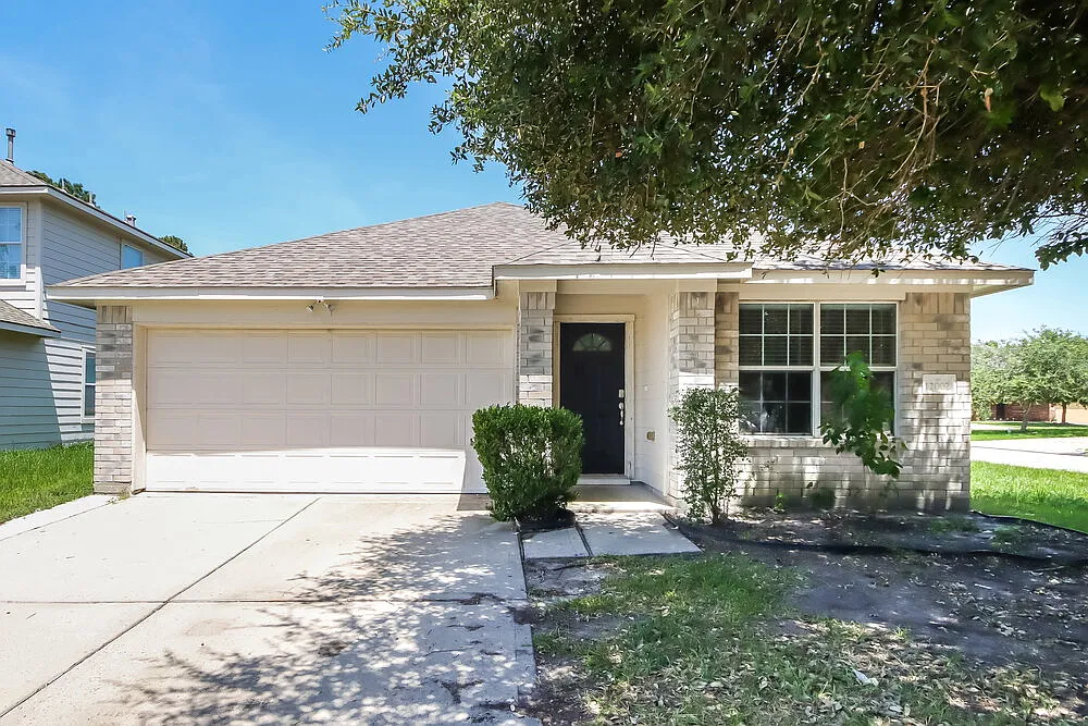 3 bed, 2.0 bath, 1714 sqft, $1,760 — Photo 1