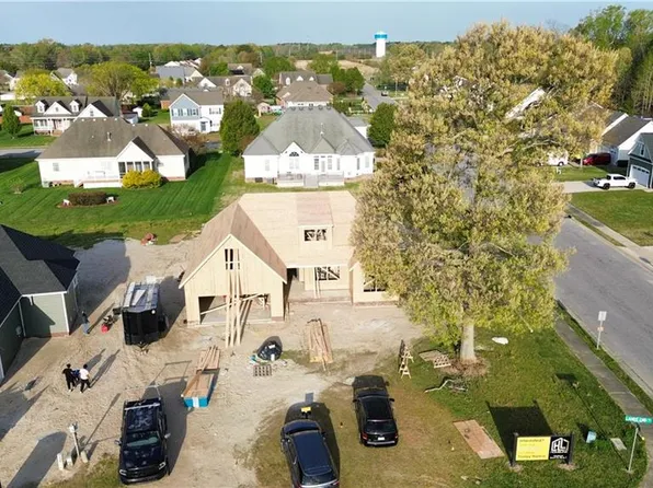 101 Lands End Dr, Elizabeth City, NC 27909