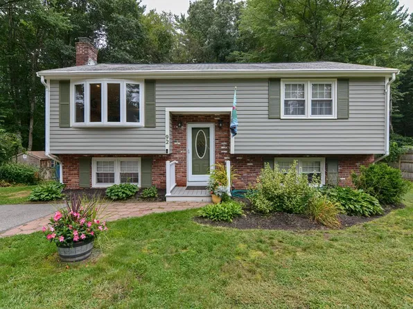 92 Augsburg Dr, Attleboro, MA 02703