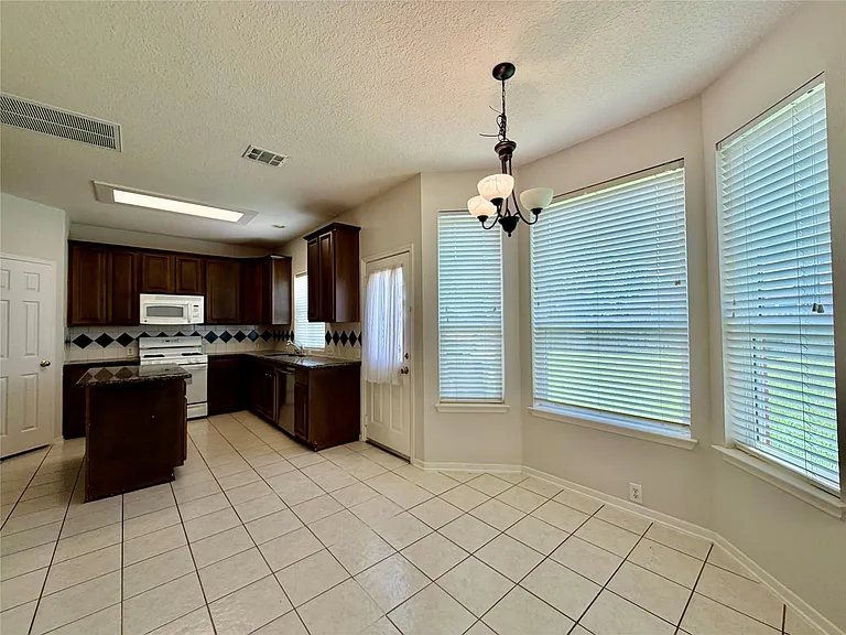 7426 Maple Run Dr — Photo 13