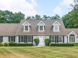 23 Ridgewood Rd, East Longmeadow, MA 01028