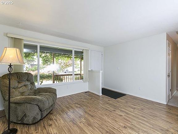5th image of 1175 NE Kathryn St