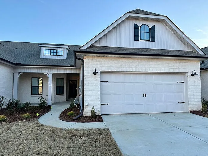 467 Raleigh Elm Dr — Photo 1