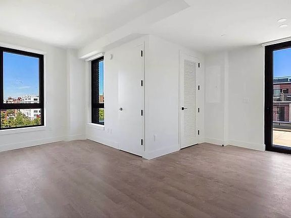 3rd image of 130 Hope St #622B