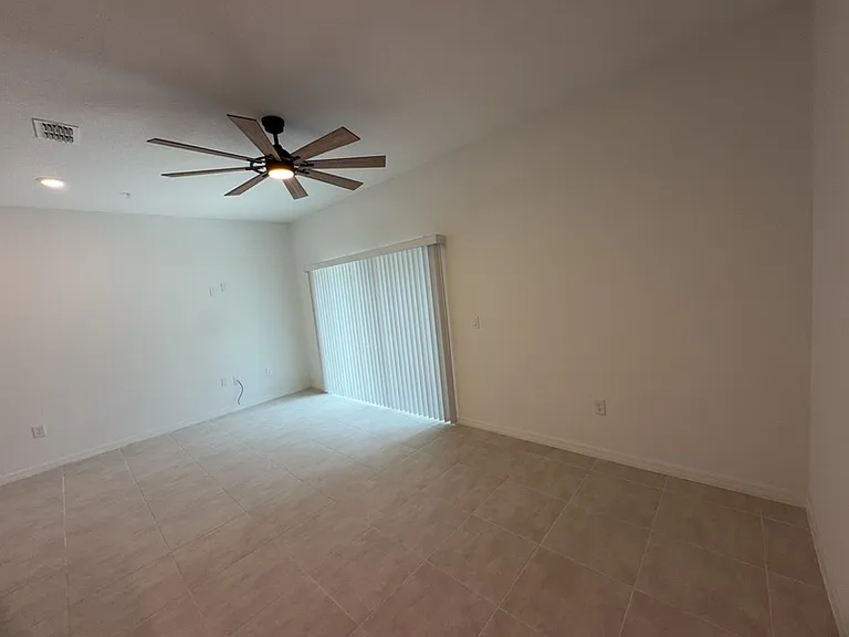 4830 Revolutionary Way — Photo 4