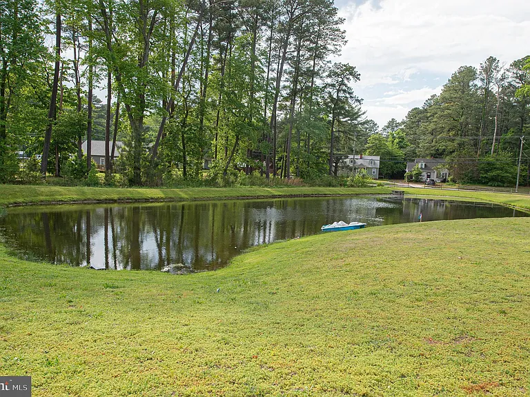 130 Willowtree Ln — Photo 10