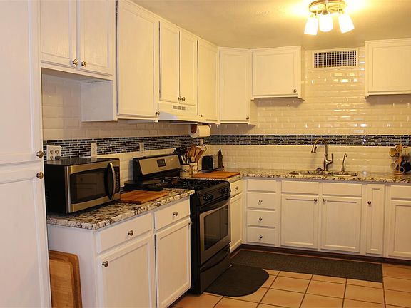 2nd image of 12511 S Carlota Ave