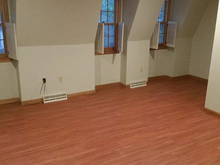 720 Wellman Ave — Photo 9