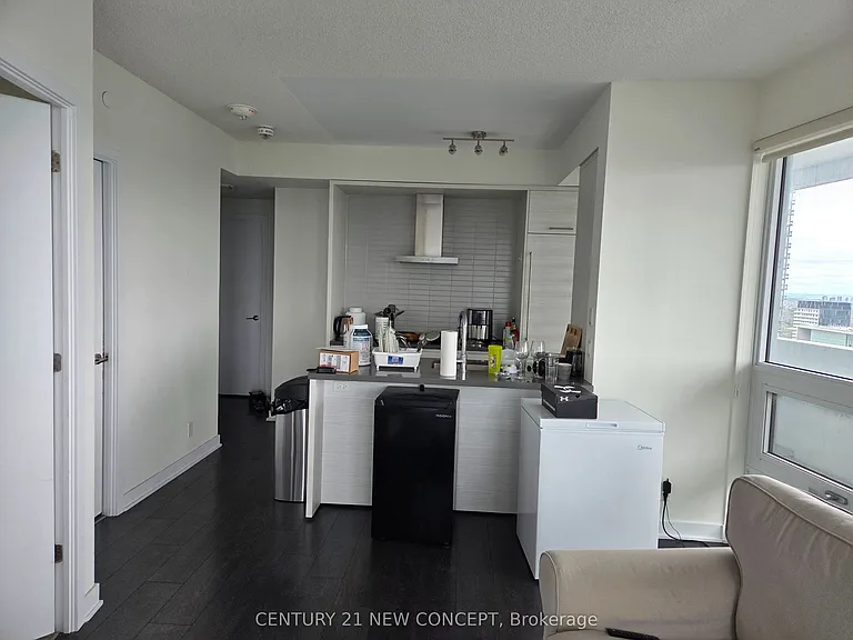 2221 Yonge St #3603 — Photo 10