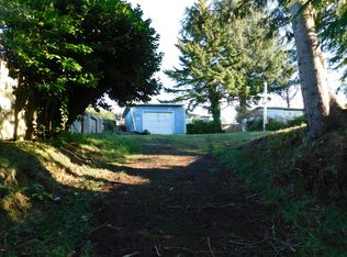 935 SW Canyon Dr, Waldport, OR 97394