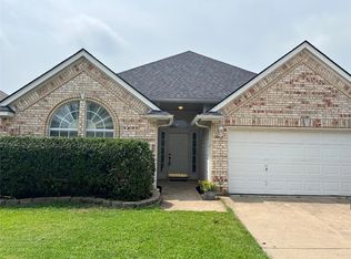 9090 Saranac Trl, Fort Worth, TX 76118